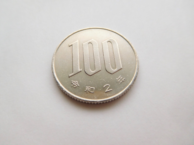 100円