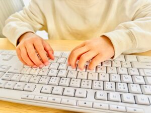 小中学生向けプログラム学習教材～初心者から未来をつくるクリエイターへ！