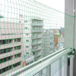 ベランダや窓からの転落防止に最適な安全柵ネット設置で安心の住環境づくりサポート